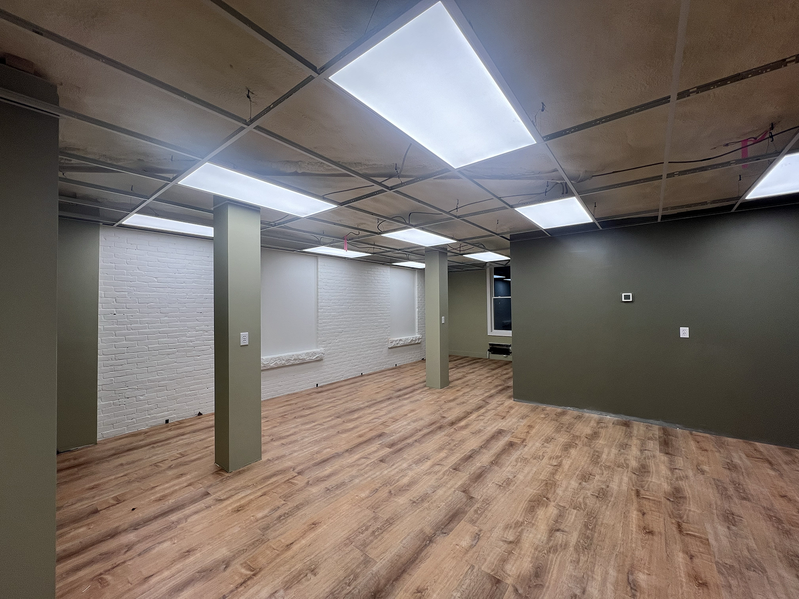 Express & Standard Building Commercial Space